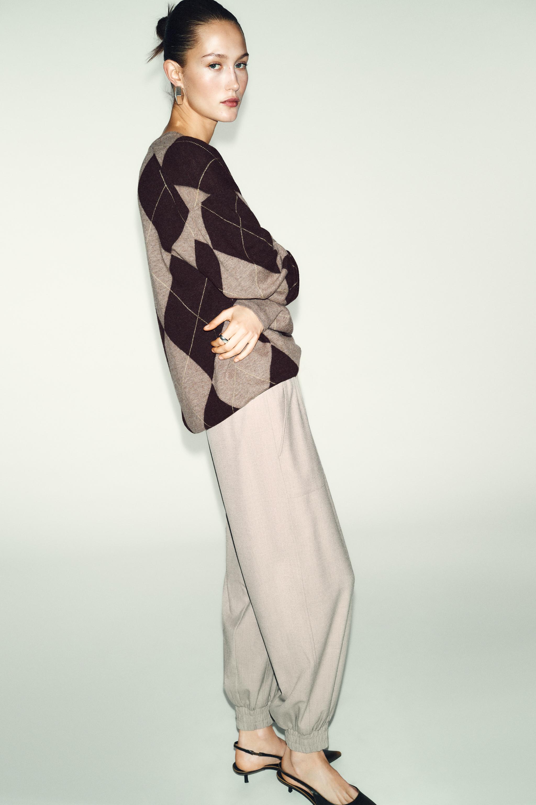 JOGGER PANTS WITH ELASTIC CUFFS